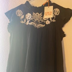 Knox rose embroidered top